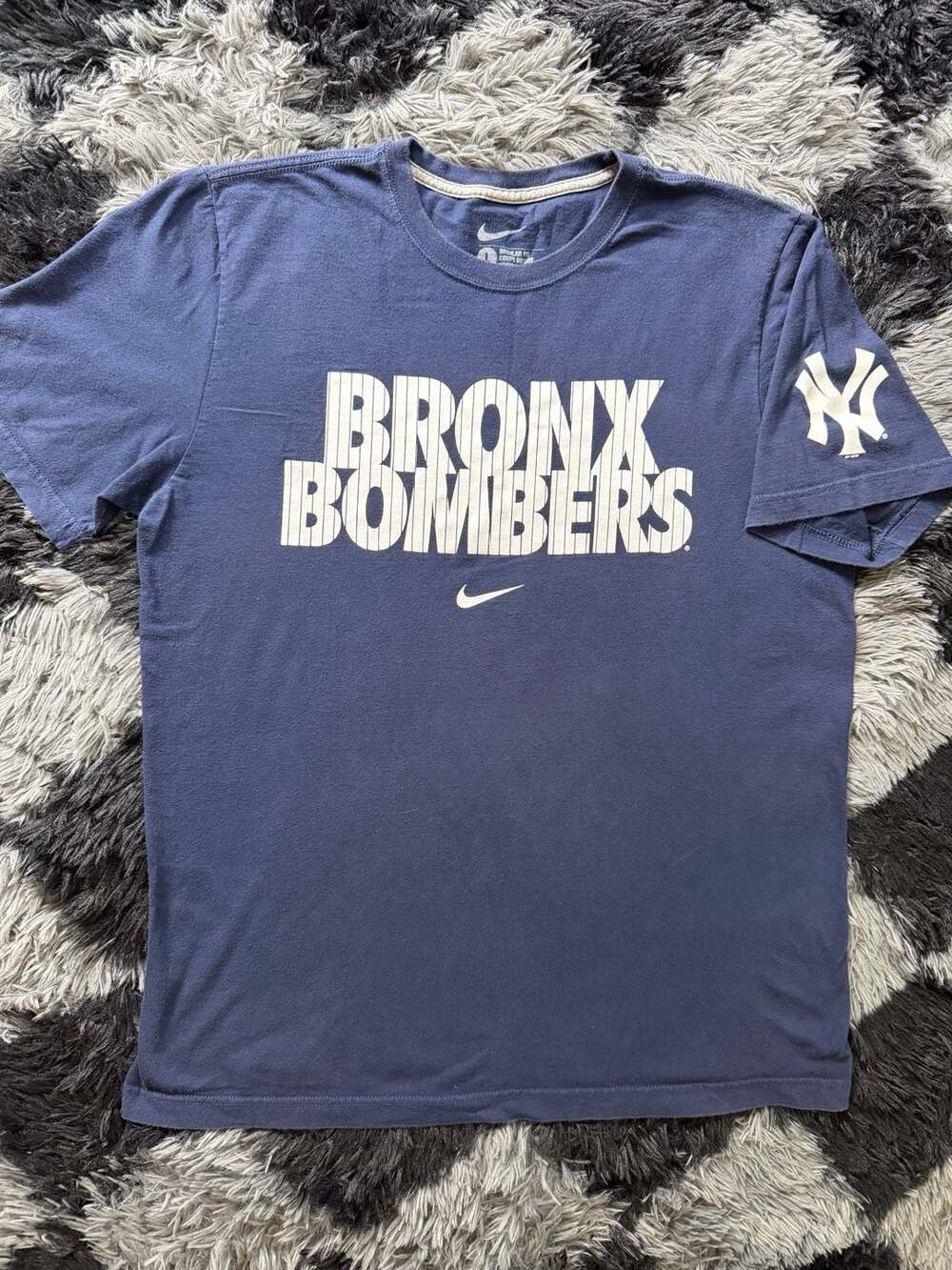 Nike New York Yankees Bronx Bombers MLB Navy Graphic T-Shirt